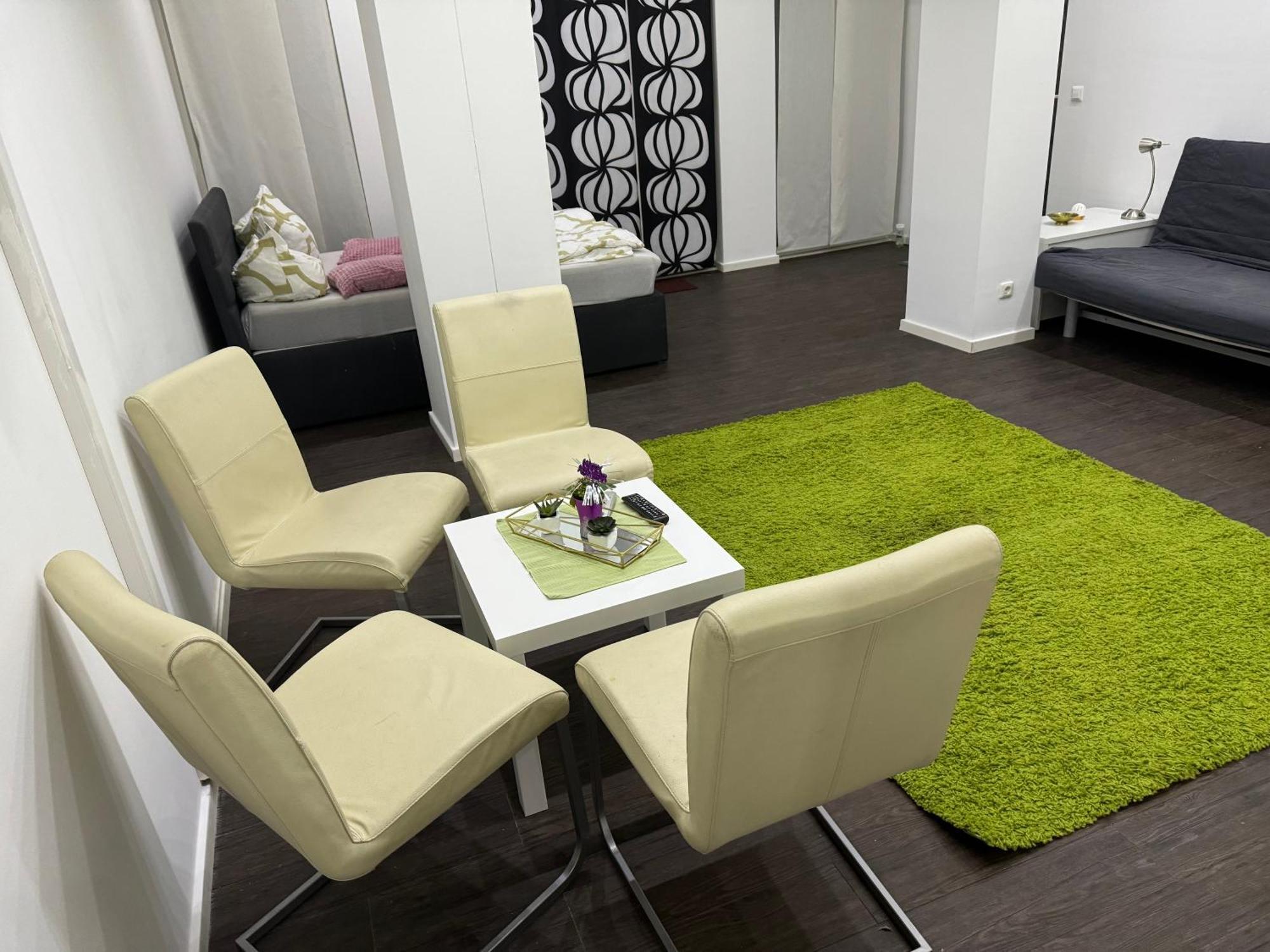 Luxurioese Wohnung Mit Eigenem Garten Augsburg Exterior photo